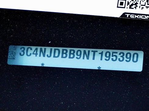 Used 2022 Jeep Compass Altitude image 33