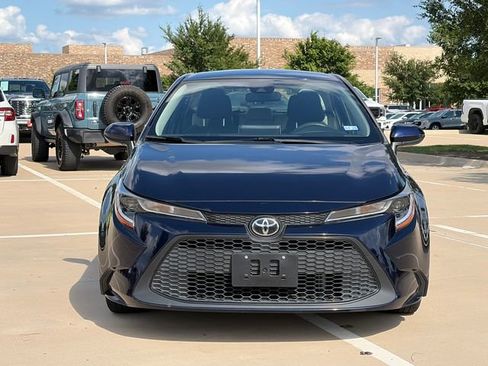 Used 2021 Toyota Corolla LE FWD image 2