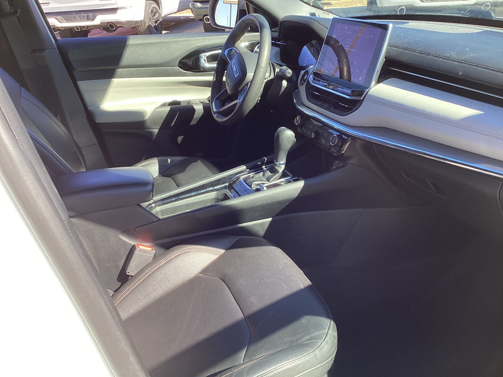 Used 2024 Jeep Compass Limited AWD/4WD image 16