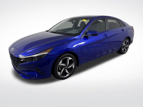 Certified 2023 Hyundai Elantra SEL w/ Convenience Package FWD image 9