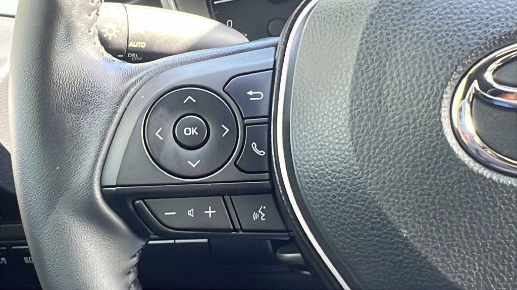 Used 2025 Toyota Corolla SE FWD image 18