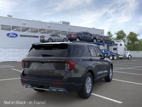 New 2026 Ford Explorer Active w/ Active Comfort Package RWD image 8
