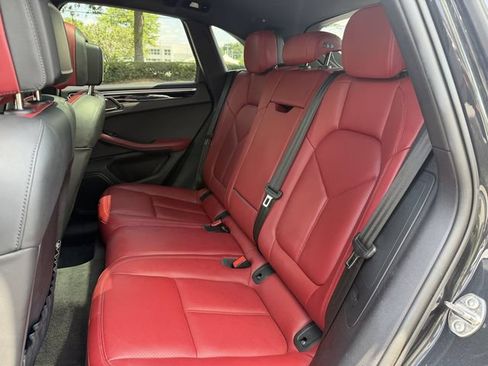 Used 2023 Porsche Macan AWD/4WD image 28