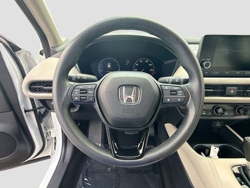 Used 2024 Honda HR-V LX image 10
