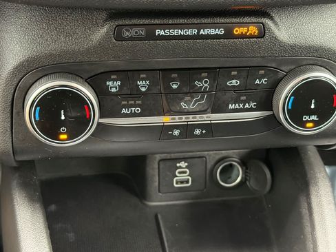 Used 2025 Ford Escape Active AWD/4WD image 22