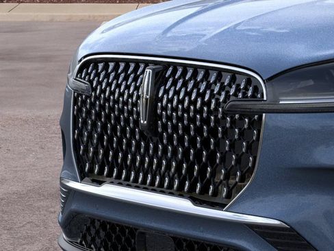 Used 2026 Lincoln Aviator AWD image 17