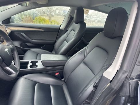 Used 2023 Tesla Model 3 Standard Range image 9