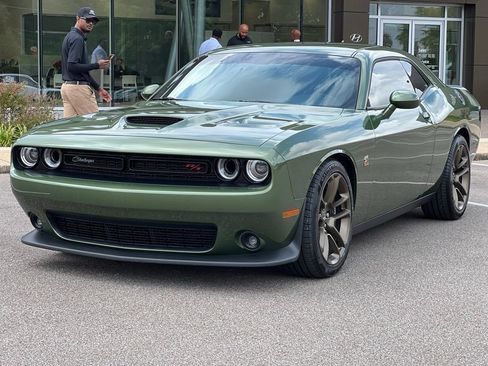 Used 2022 Dodge Challenger R/T Scat Pack w/ Dynamics Package RWD image 7