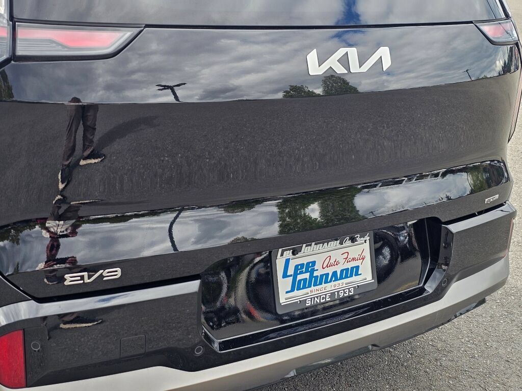 Certified 2024 Kia EV9 GT-Line AWD/4WD image 27