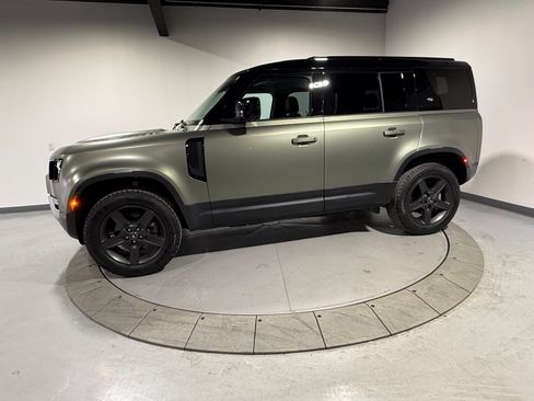 Used 2022 Land Rover Defender 110 S image 4