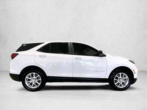 Used 2024 Chevrolet Equinox LS FWD image 5