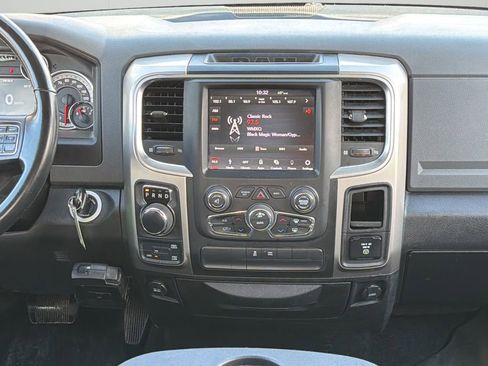 Used 2019 RAM 1500 Classic SLT w/ Luxury Group AWD/4WD image 10
