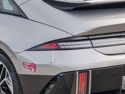 Used 2024 Hyundai Ioniq 6 Limited image 7