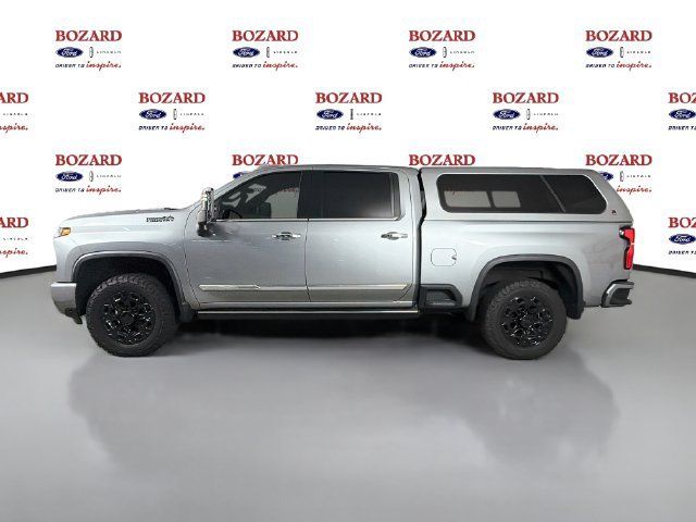 Used 2024 Chevrolet Silverado 2500 High Country w/ High Country Premium Package AWD/4WD image 5