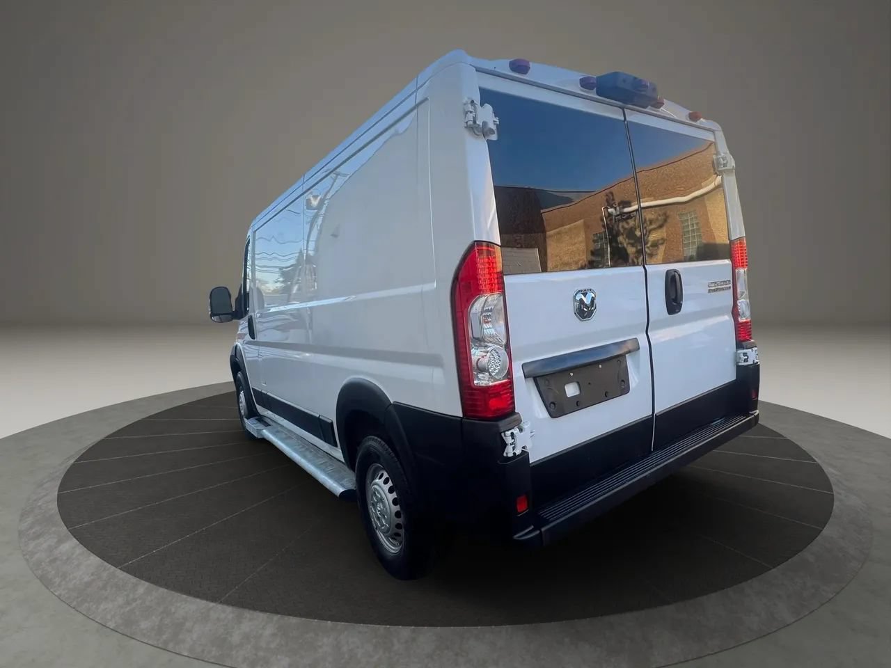 Used 2025 RAM ProMaster 2500 w/ U-Haul Equipment Group FWD image 3