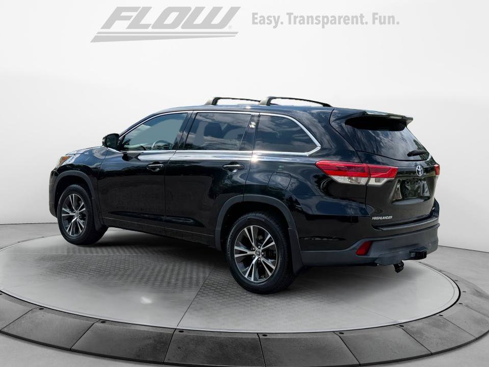 Used 2017 Toyota Highlander LE AWD/4WD image 6