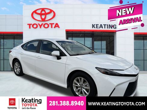 Used 2025 Toyota Camry LE FWD image 1