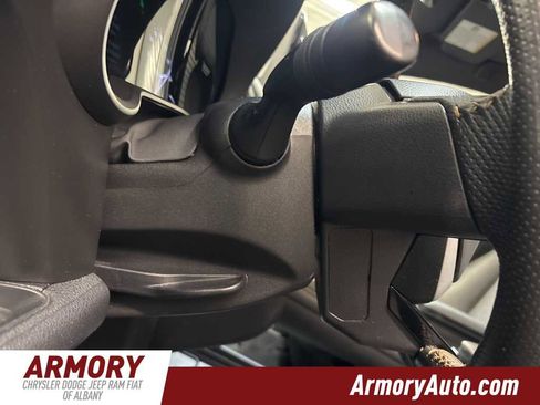 Used 2022 Toyota Sienna XLE Woodland Edition image 11