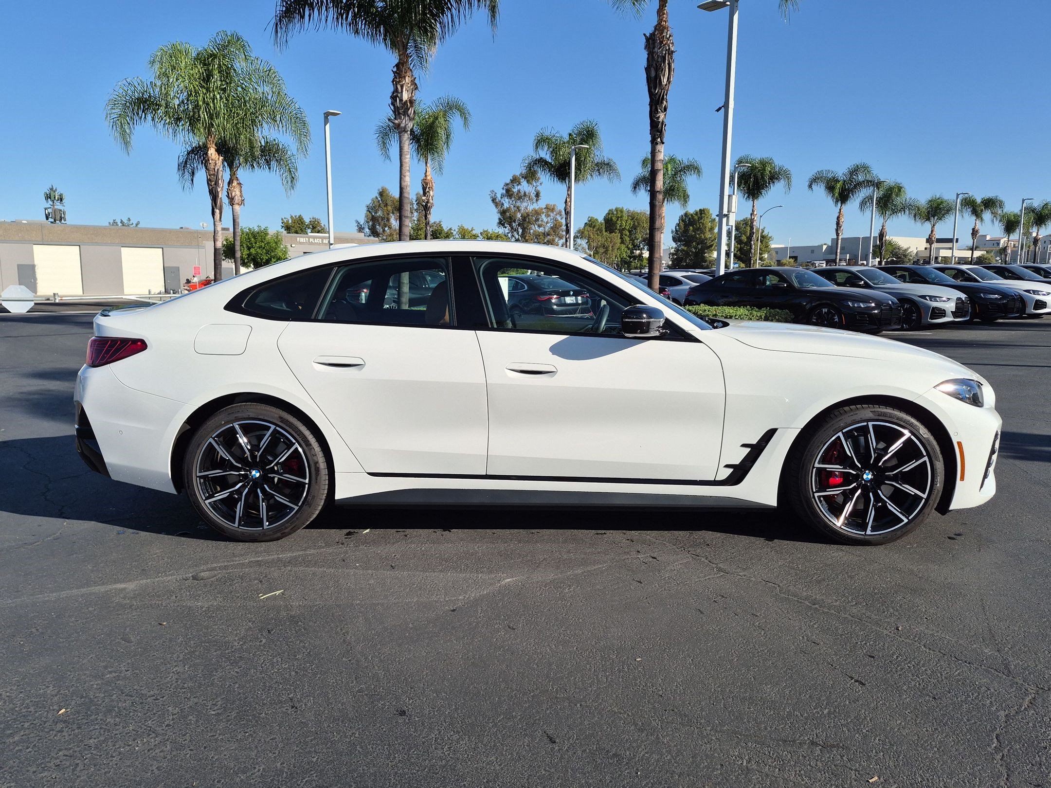 Used 2026 BMW i4 xDrive40i w/ M Sport Package AWD/4WD image 11