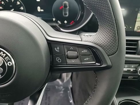 Used 2024 Alfa Romeo Giulia Ti image 25