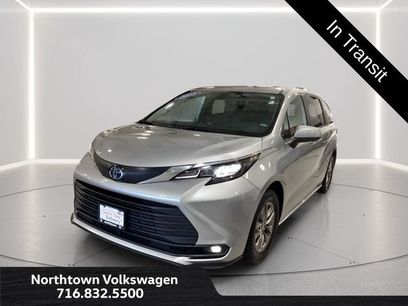 Used 2025 Toyota Sienna XLE