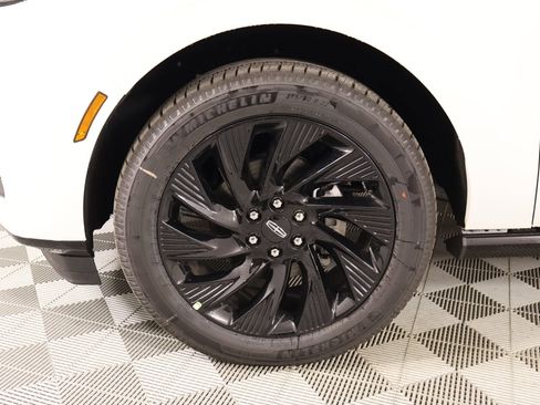 New 2026 Lincoln Navigator Reserve w/ Jet Appearance Package AWD/4WD image 19