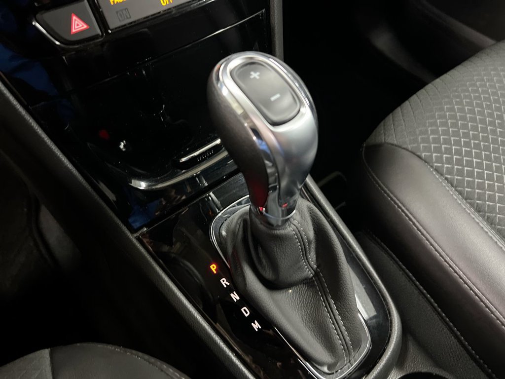 Used 2022 Buick Encore Preferred w/ Safety Package FWD image 17