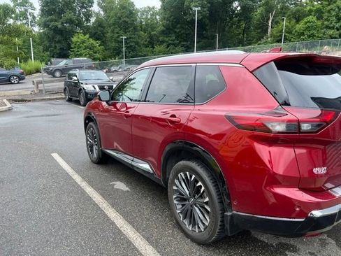 Used 2024 Nissan Rogue Platinum w/ Platinum Premium Package AWD/4WD image 24