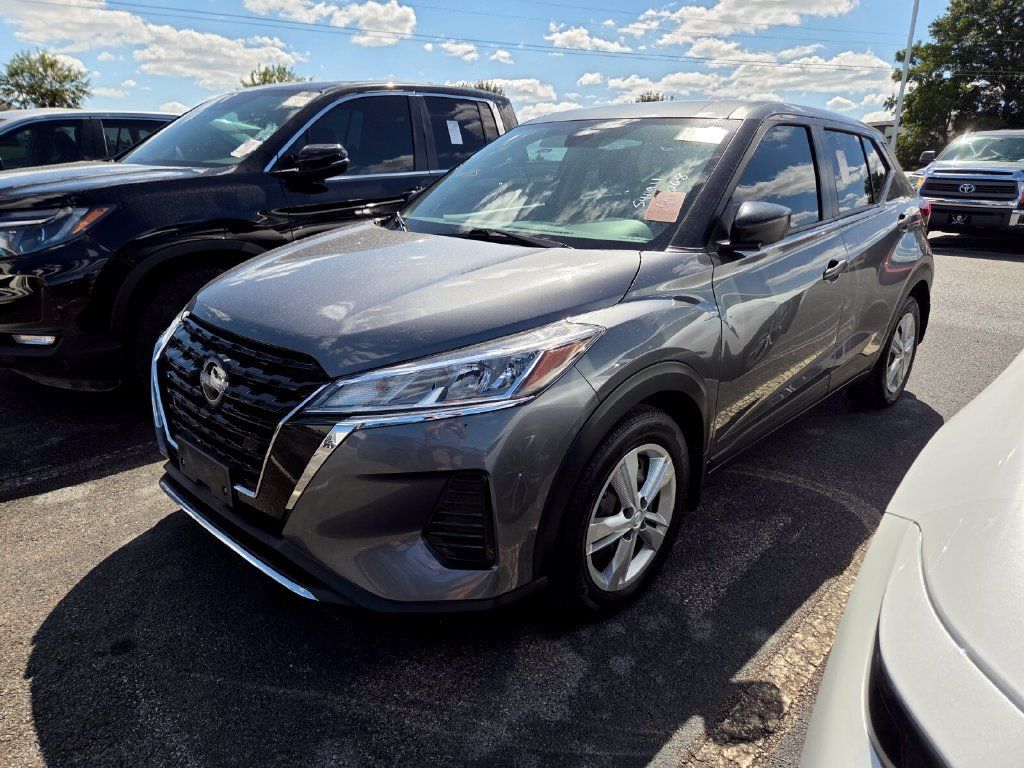 Used 2023 Nissan Kicks S FWD image 3