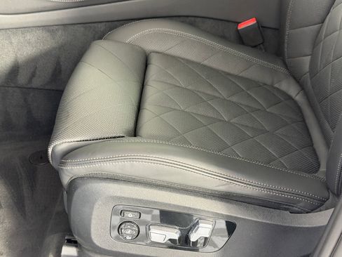 Used 2024 BMW X5 sDrive40i w/ M Sport Package RWD image 13