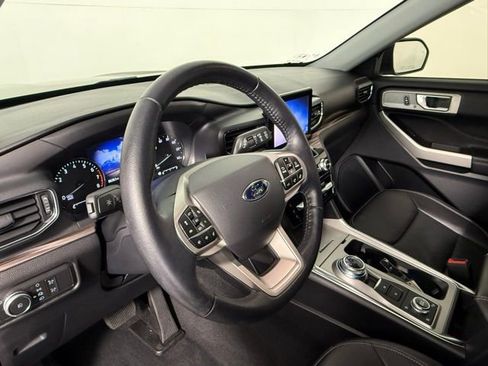 Used 2021 Ford Explorer Limited w/ Equipment Group 301A image 19
