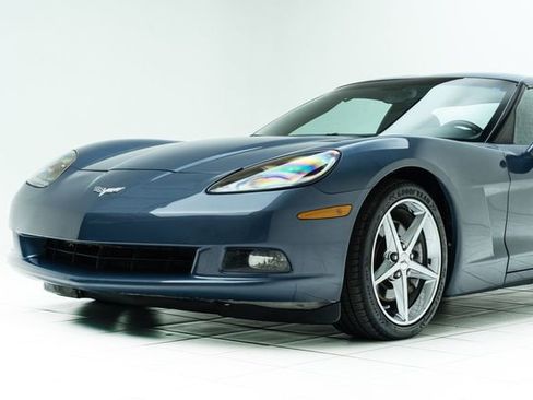Used 2011 Chevrolet Corvette Coupe w/ 1LT image 10