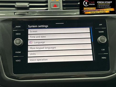 Used 2022 Volkswagen Tiguan SE image 42