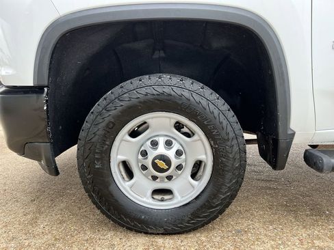 Used 2020 Chevrolet Silverado 2500 W/T AWD/4WD image 10