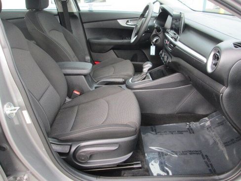Used 2022 Kia Forte LXS w/ LXS Technology Package FWD image 13