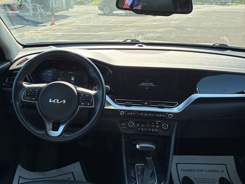 Used 2022 Kia Niro Touring Special Edition FWD image 15