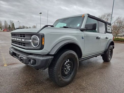 Used 2022 Ford Bronco Black Diamond image 5
