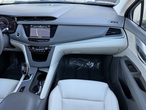 Used 2017 Cadillac XT5 Luxury w/ Driver Awareness Package image 33