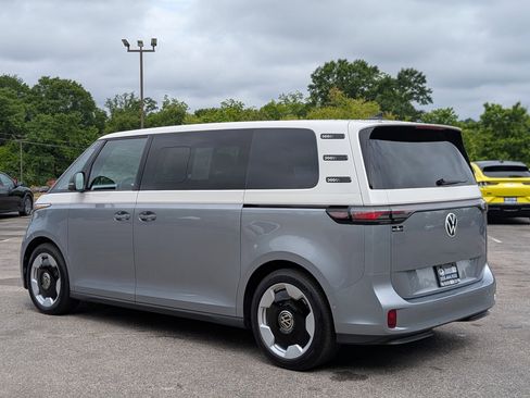 Used 2025 Volkswagen ID. Buzz Pro S Plus RWD image 7