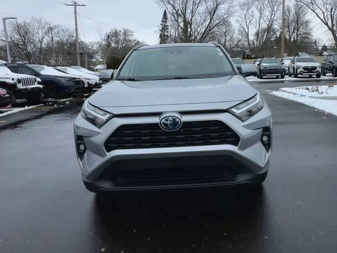 Used 2022 Toyota RAV4 XLE Premium image 3