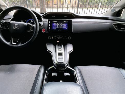 Used 2018 Honda Clarity Plug-In Hybrid image 15