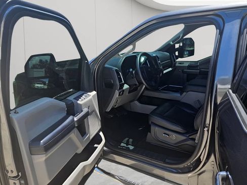 Used 2018 Ford F250 XLT w/ XLT Premium Package AWD/4WD image 7