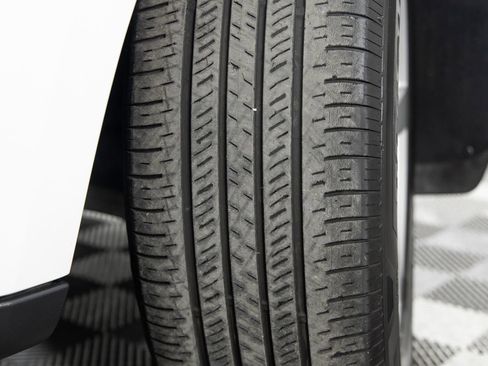 Used 2018 Porsche Macan AWD/4WD image 44