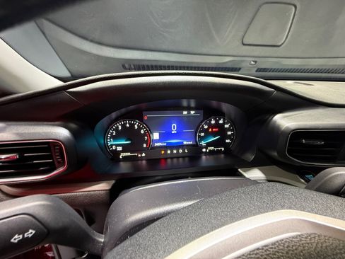 Used 2023 Ford Explorer XLT w/ Equipment Group 202A AWD/4WD image 11