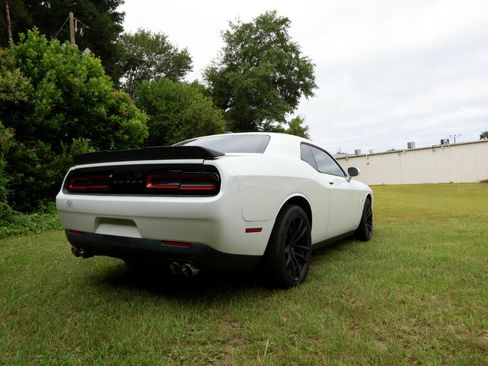 Used 2015 Dodge Challenger R/T w/ Quick Order Package 22B R/T image 25