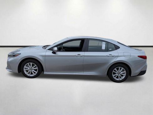 Used 2025 Toyota Camry LE w/ Convenience Package FWD image 7