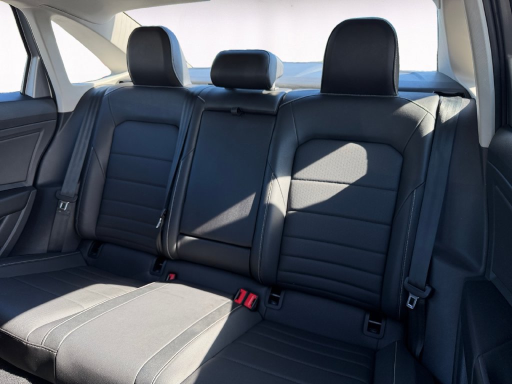 Used 2024 Volkswagen Jetta SE FWD image 13