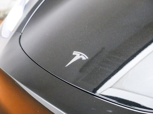 Used 2024 Tesla Model Y Performance AWD/4WD image 9