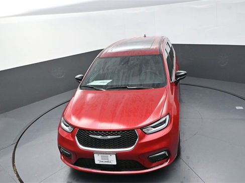 New 2026 Chrysler Pacifica Select image 10