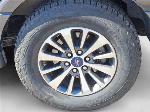Used 2015 Ford Expedition XLT image 8